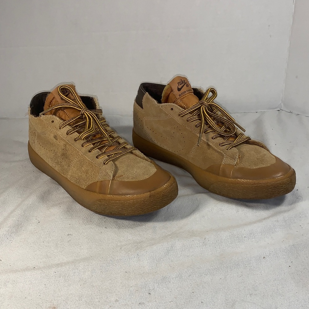 Men’s Nike SB Blazer Zoom Chukka Tan Suede Sneakers